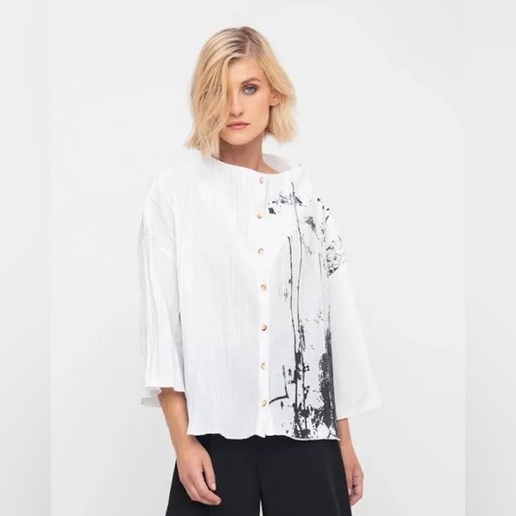 Ozai N Ku Crinkle Art House Top White Boxy Excellent Size L - Picture 2 of 11